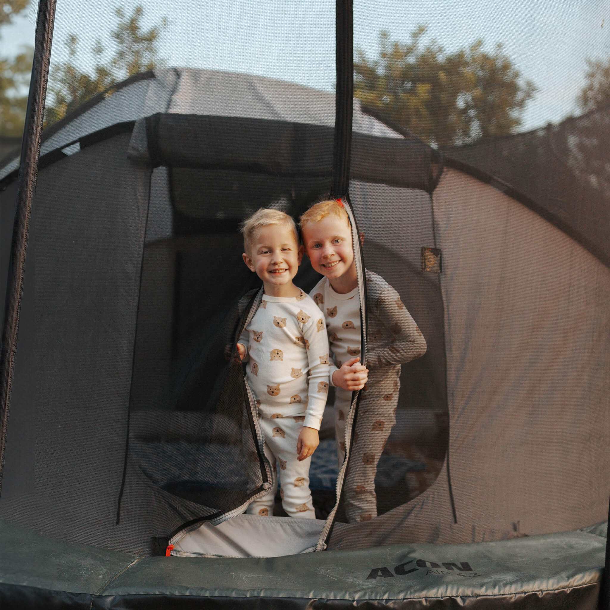 Acon Trampoline Tent for Round Trampolines – Distributacon Inc.