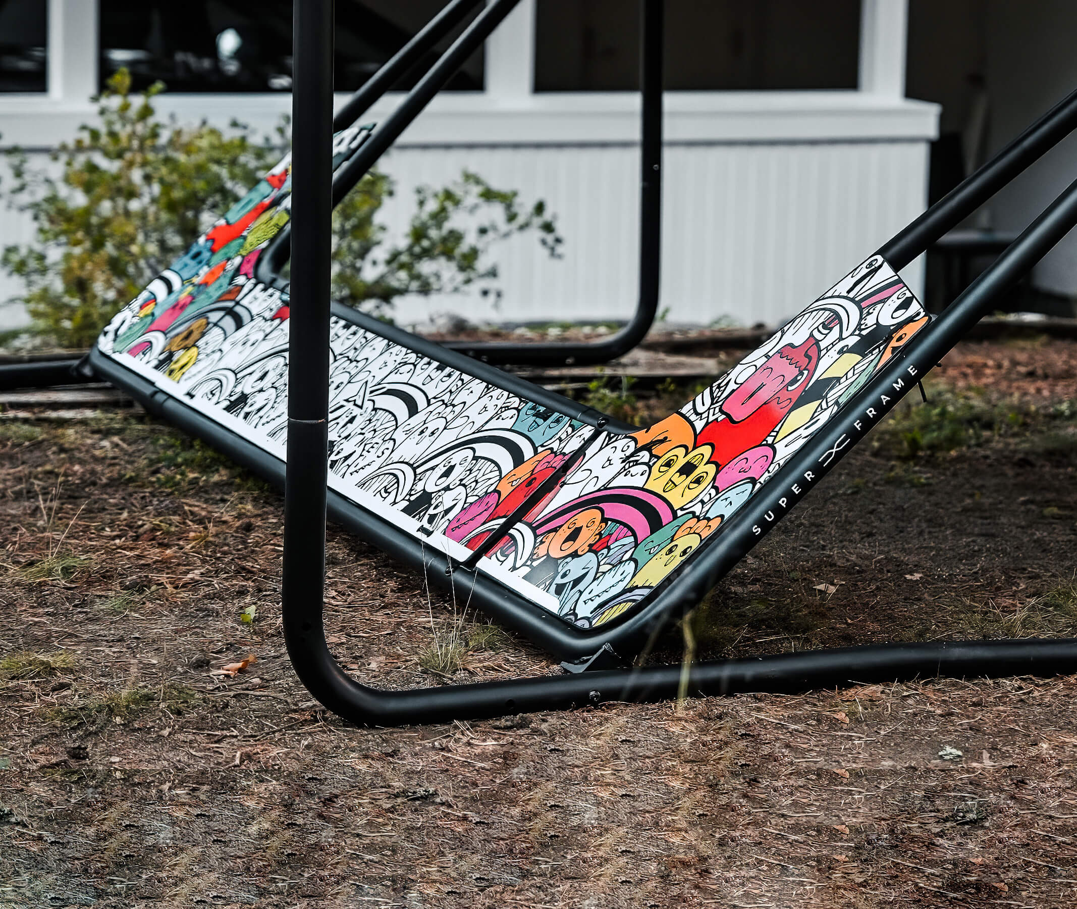 Detail of Acon X Trampoline's decorated plate.