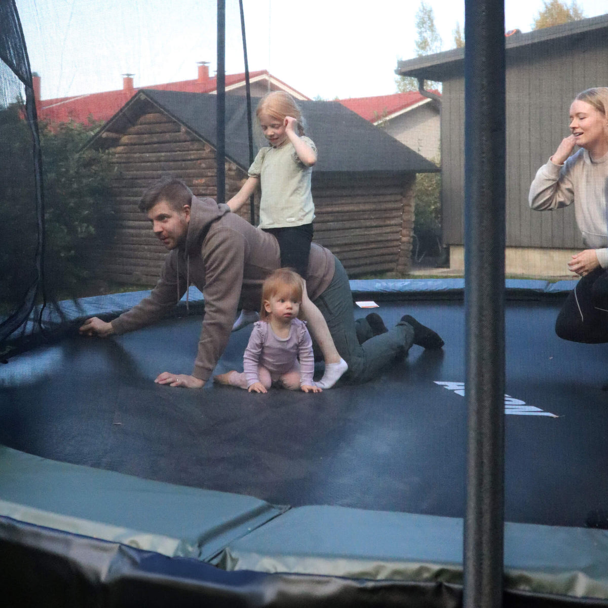 ACON Air 12ft Round Trampoline with Safety Net and Ladder (2)