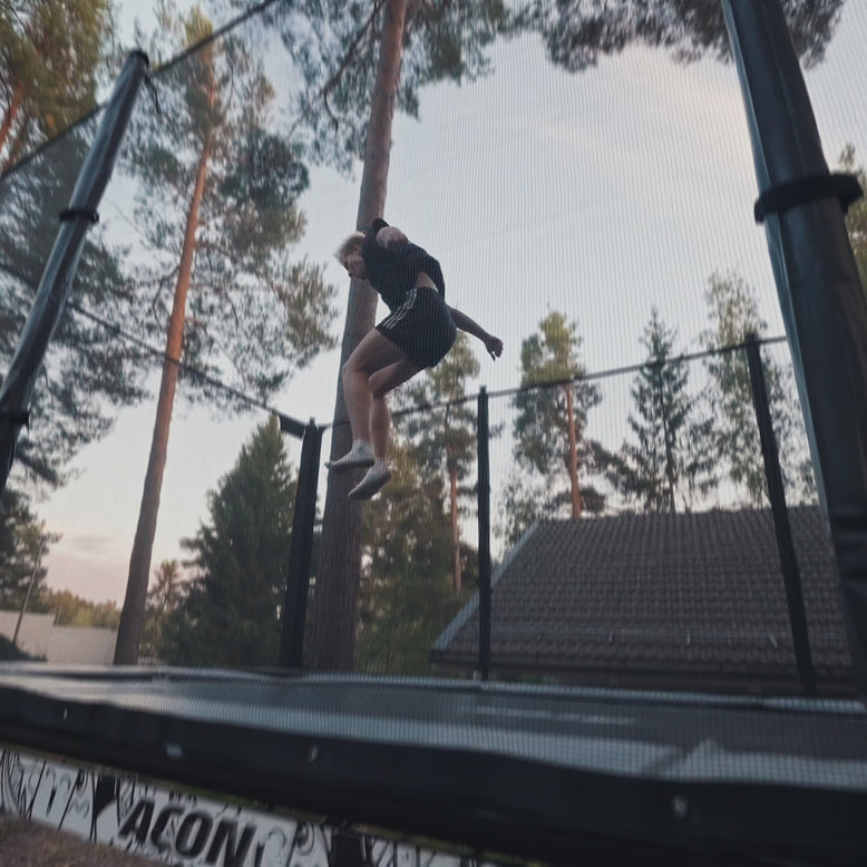 Aleksi Sainio tells about his experiences of Acon X Trampoline.